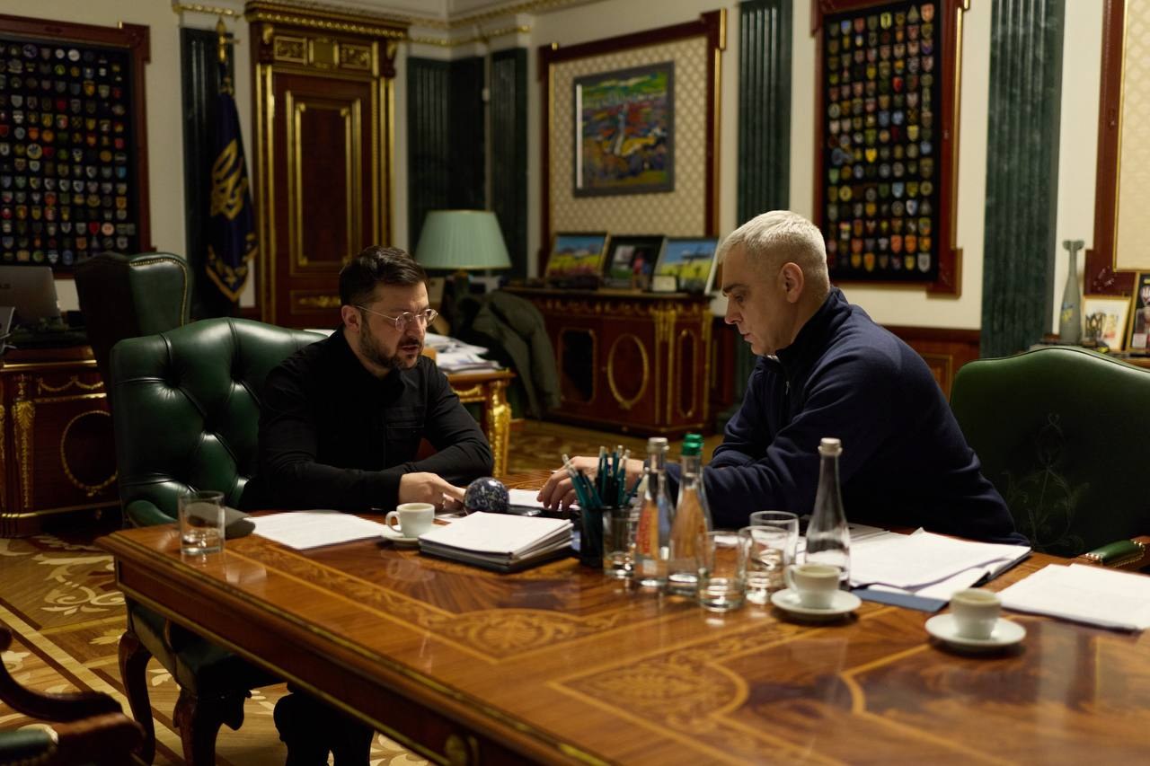 Президент Володимир Зеленський і виконувач обов'язків голови СБУ Олександр Поклад