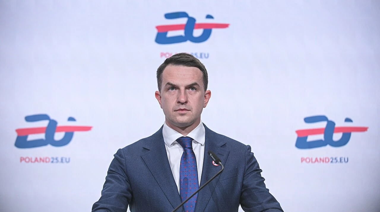 Адам Шлапка, речник уряду Польщі, під час заяви для журналістів щодо нападів на українців