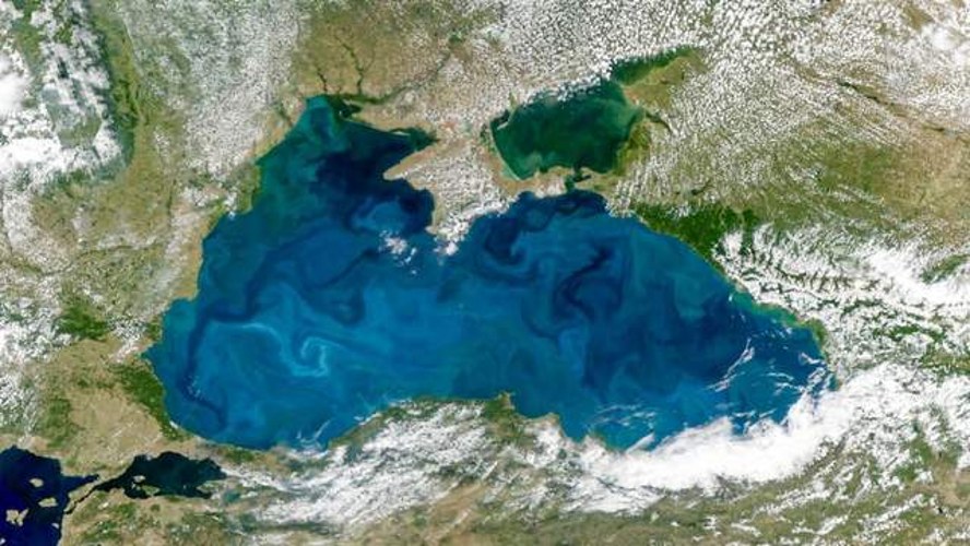 Супутниковий знімок NASA PACE: бірюзові вихори цвітіння кокколітофорів на поверхні Чорного моря, 22 червня 2026 року.