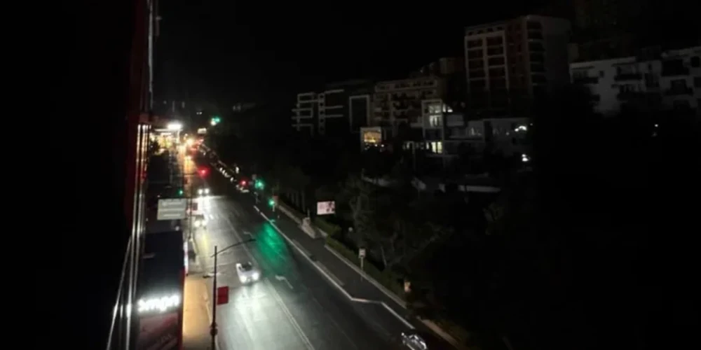 Знеструмлене місто в темряві внаслідок масштабного блекауту в Грузії (ілюстративне фото)
