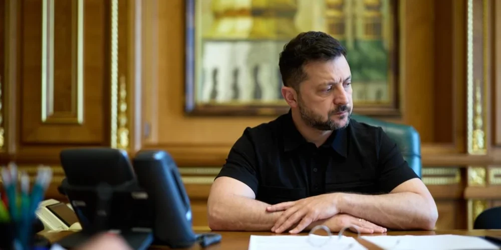 Володимир Зеленський під час звернення (фото надане Офісом президента України, за даними NV)