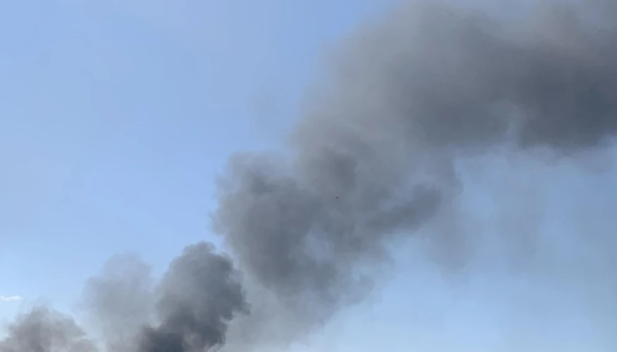 Багатоповерховий житловий будинок у Салтівському районі Харкова після влучання російського безпілотника